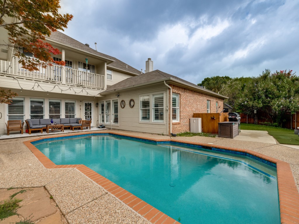 701 pine lakes