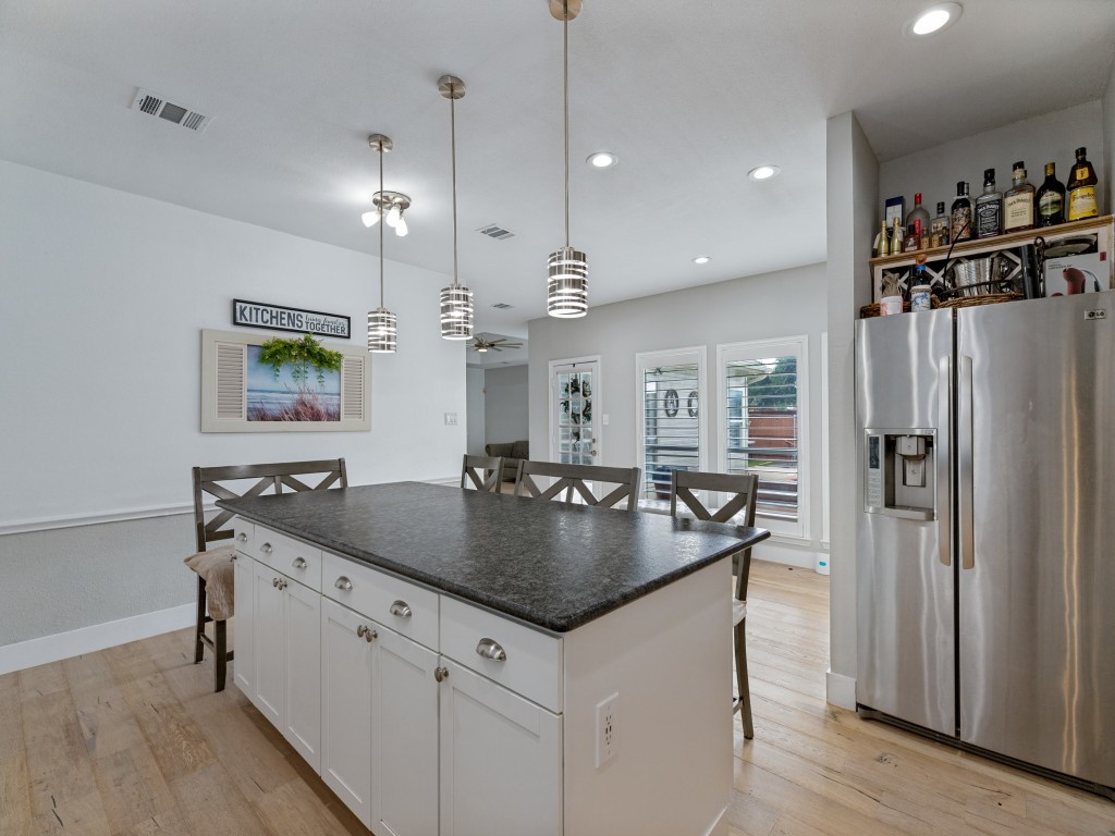 701 pine lakes