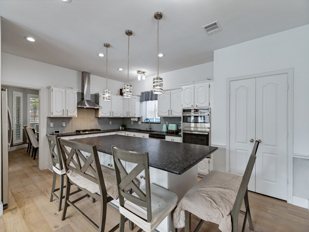 701 pine lakes