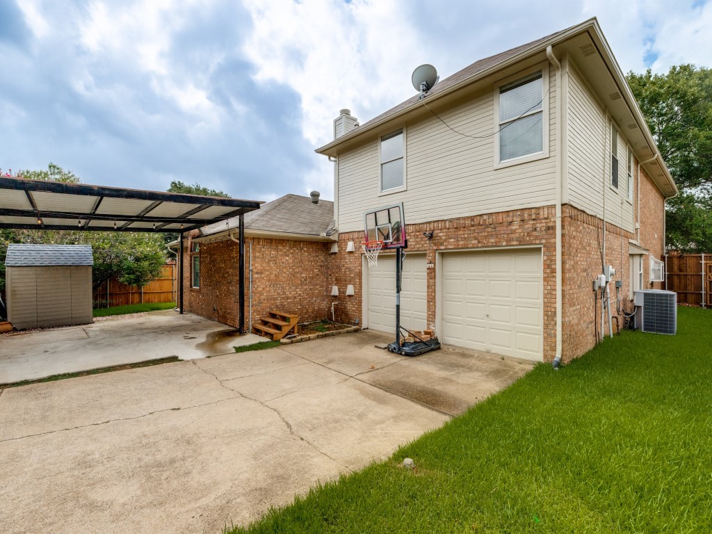 701 pine lakes