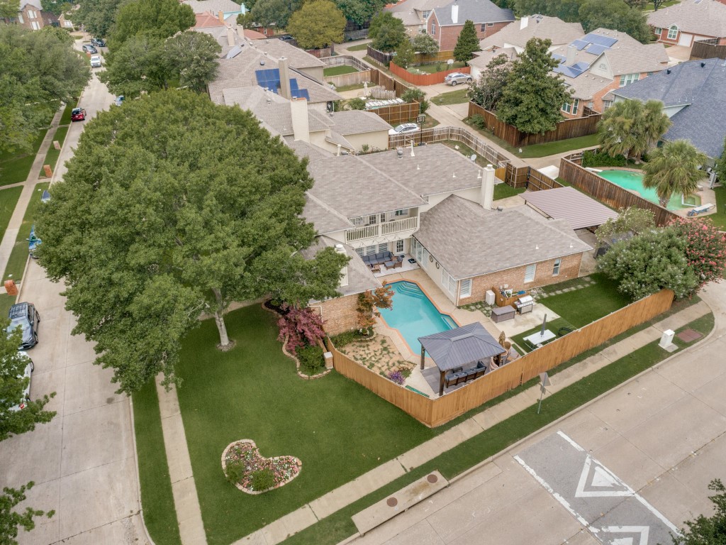 701 pine lakes