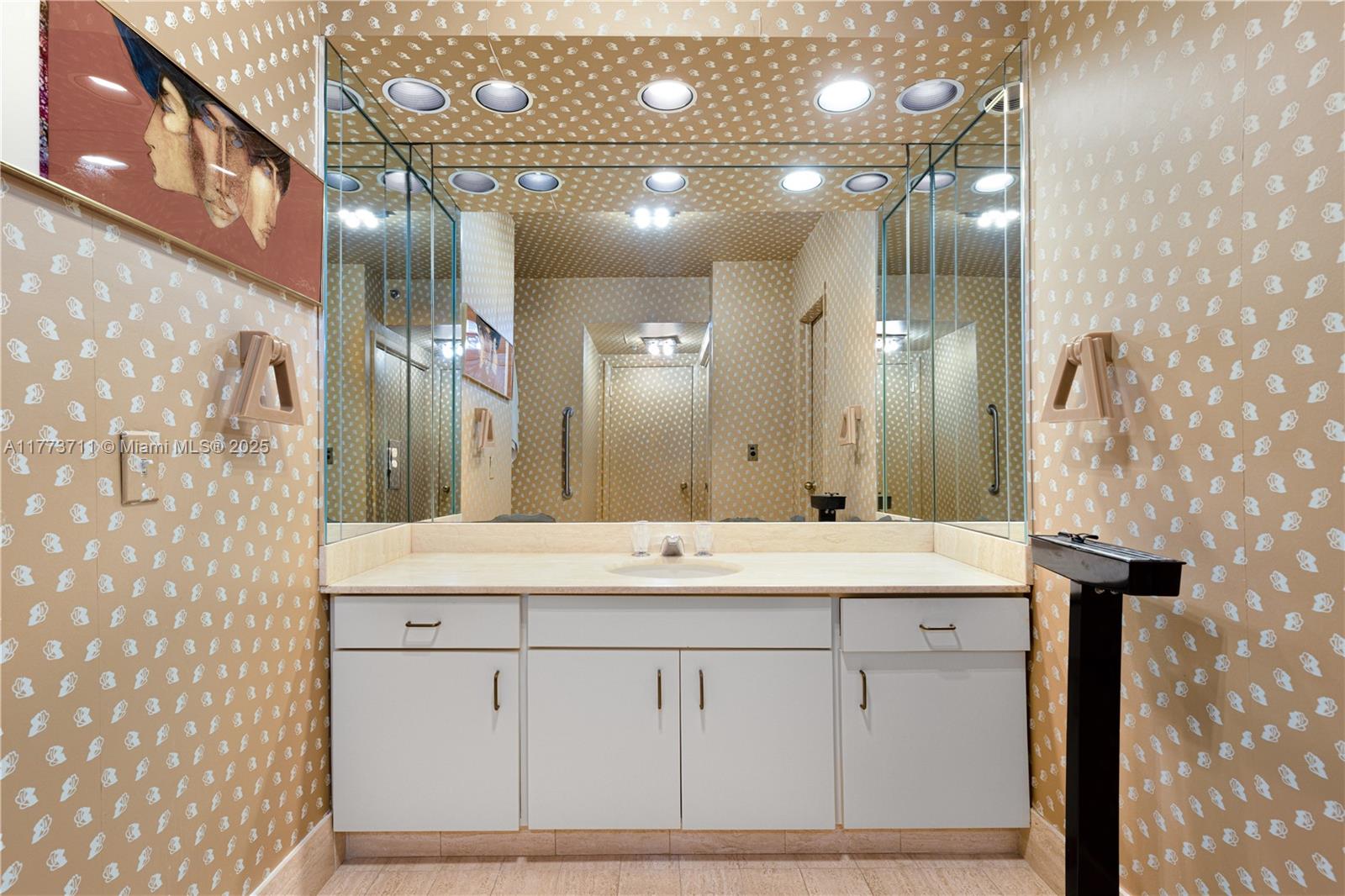10175 Collins Ave Unit: Doubl1401/1402(4706 sqft)