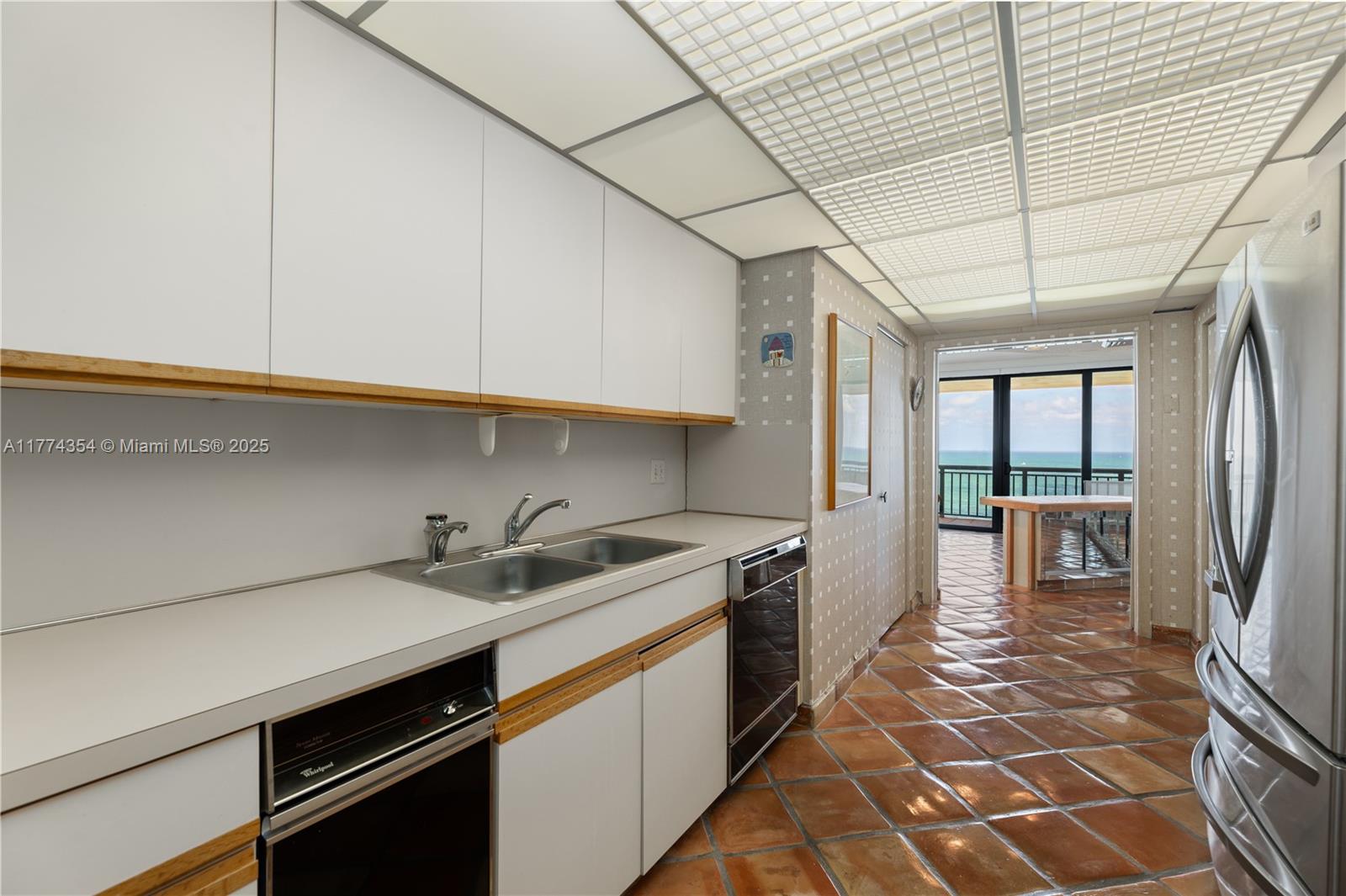 10175 Collins Ave # 1401