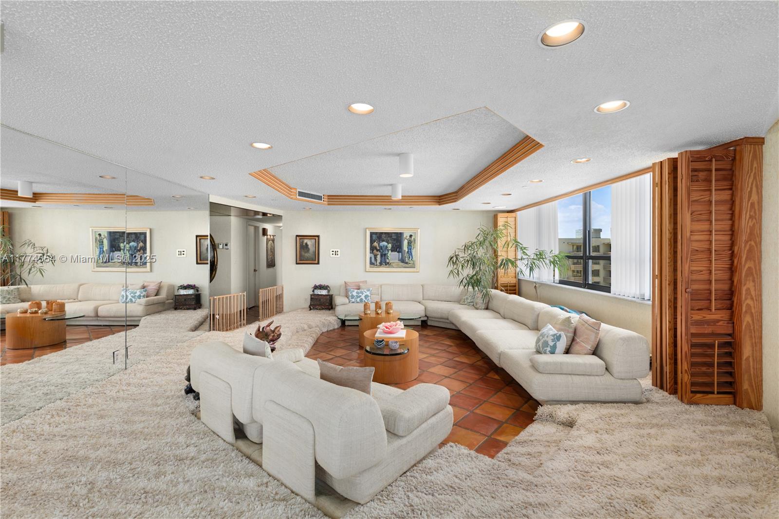 10175 Collins Ave # 1401