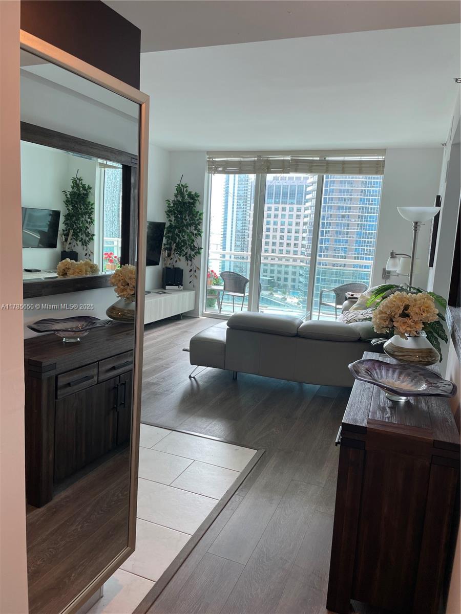 950 Brickell Bay Dr # 2907, Miami Unit: 2907