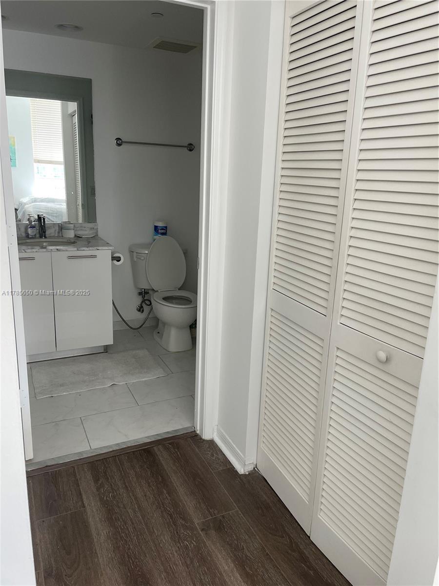 950 Brickell Bay Dr # 2907, Miami Unit: 2907