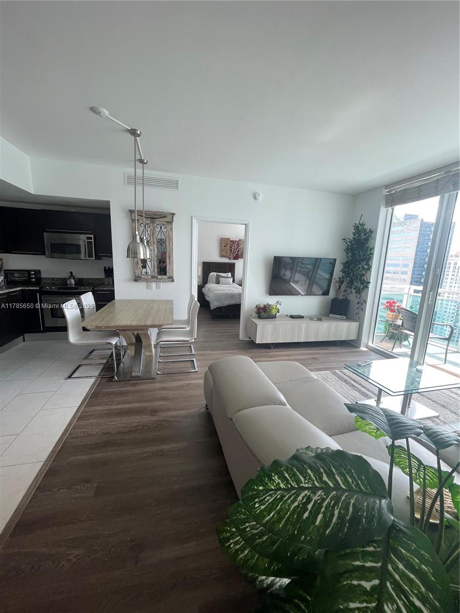 950 Brickell Bay Dr # 2907, Miami Unit: 2907