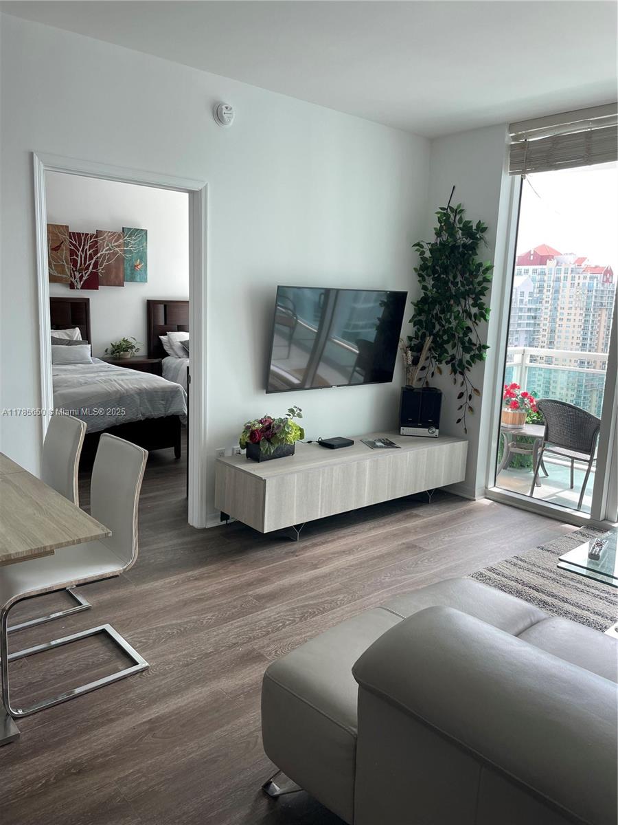 950 Brickell Bay Dr # 2907, Miami Unit: 2907