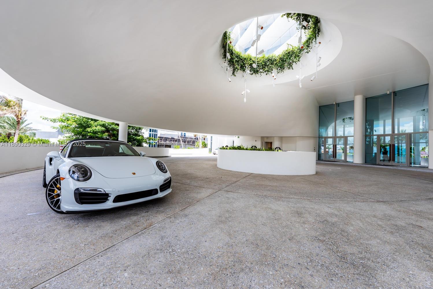 16901 Collins Ave # 801