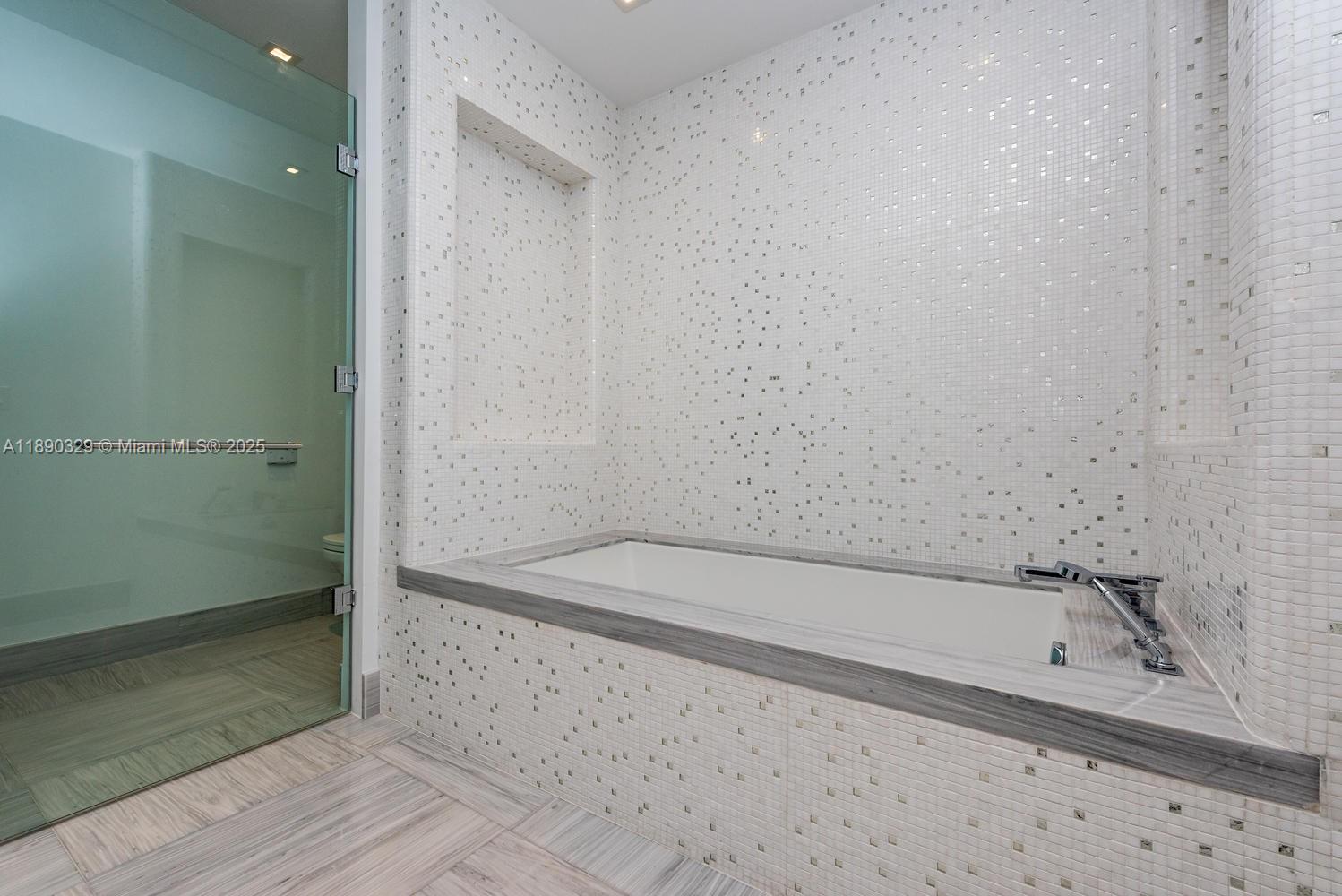 16901 Collins Ave # 801