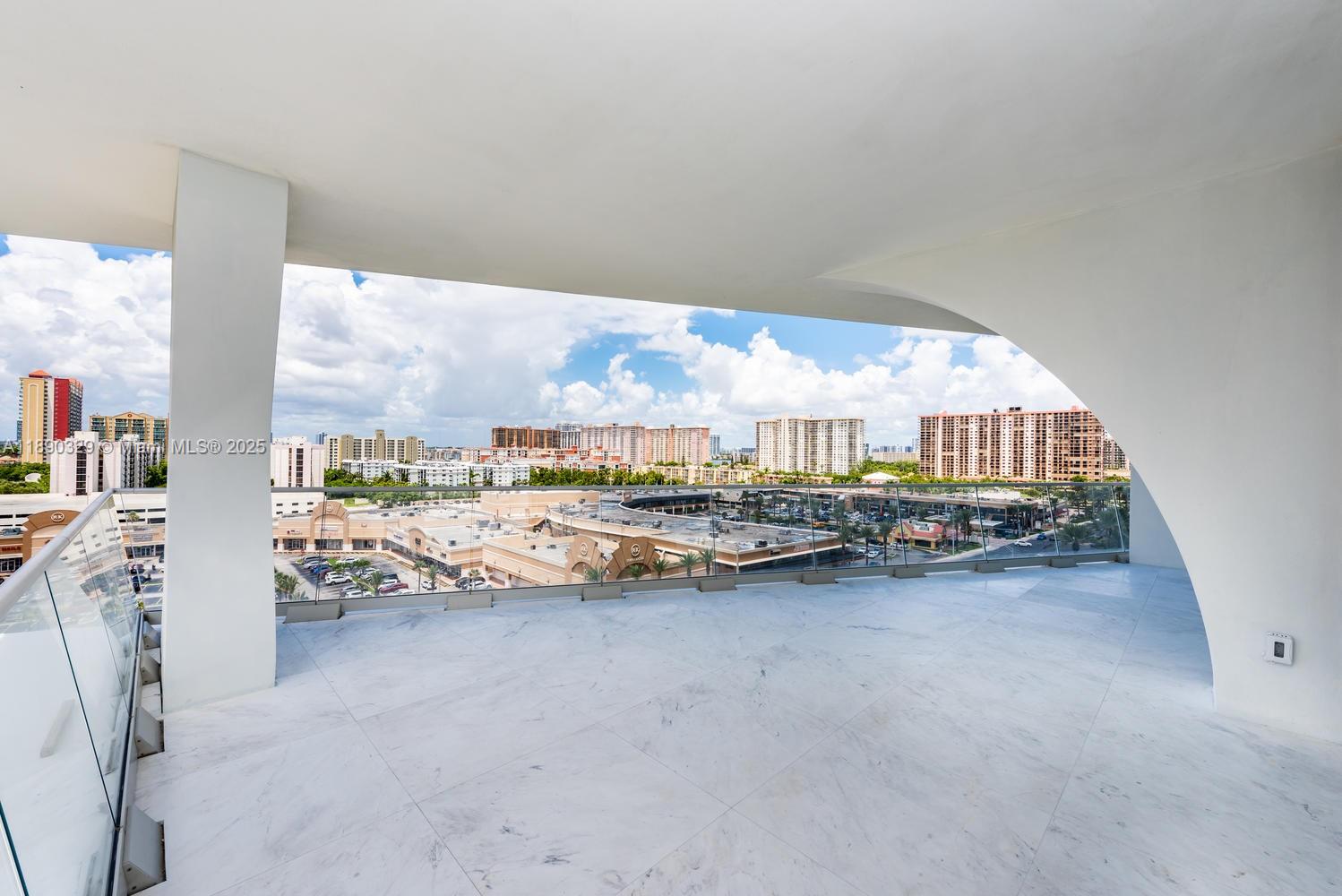 16901 Collins Ave # 801