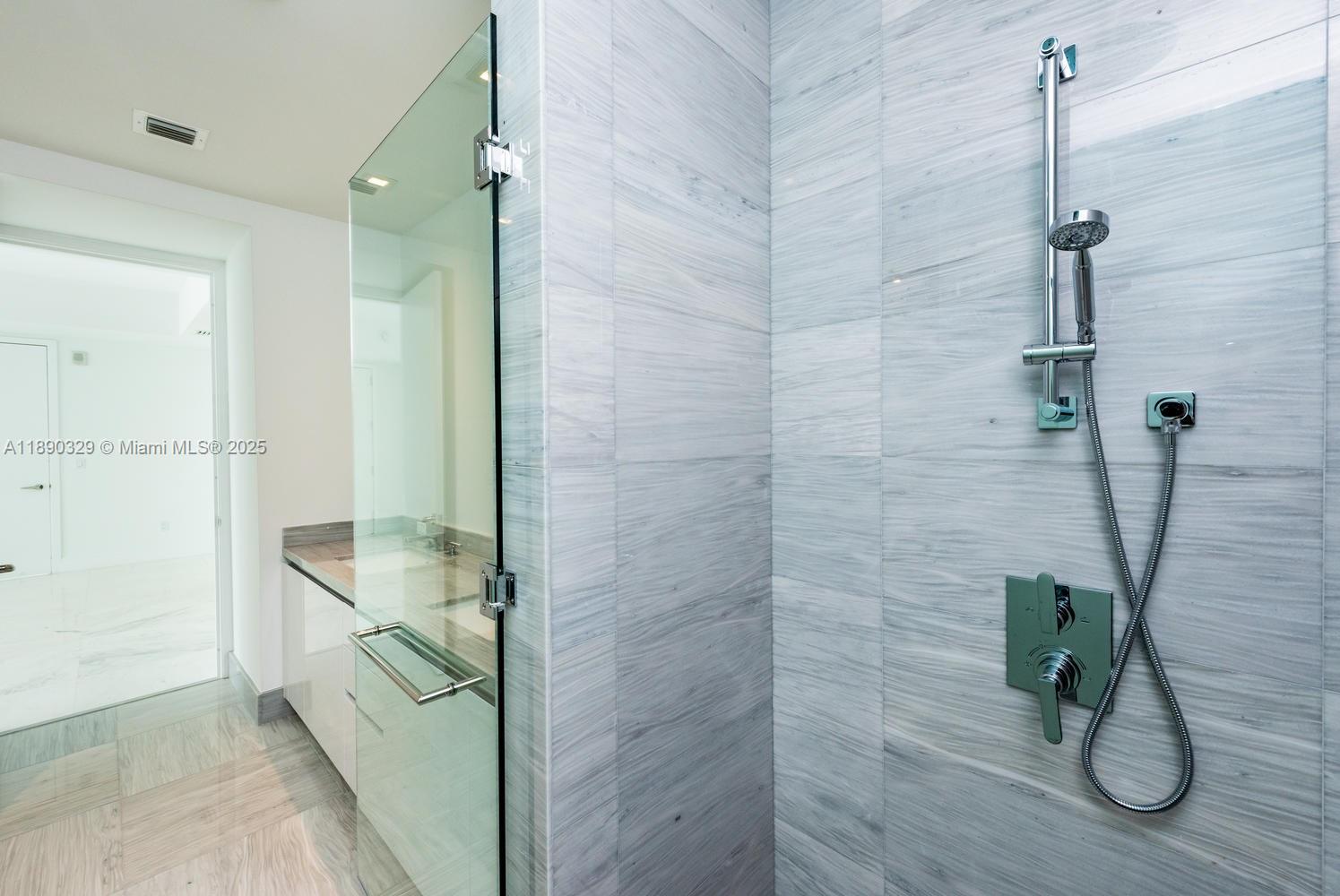 16901 Collins Ave # 801