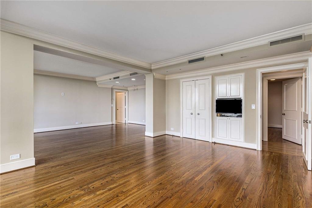 2660 Peachtree Road NW Unit 20D