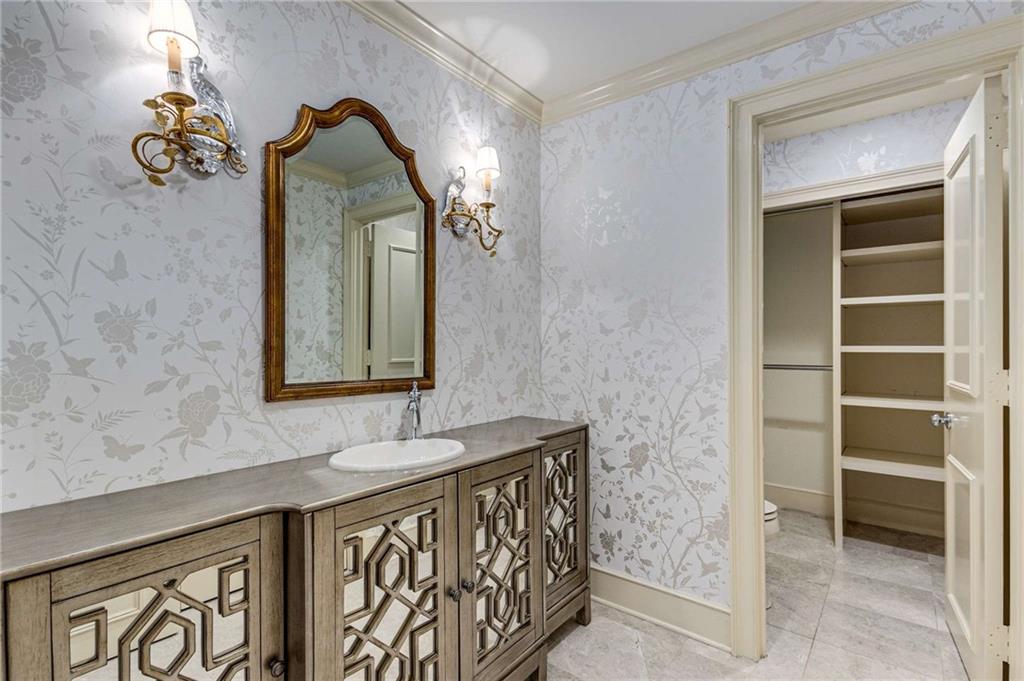 2660 Peachtree Road NW Unit 20D