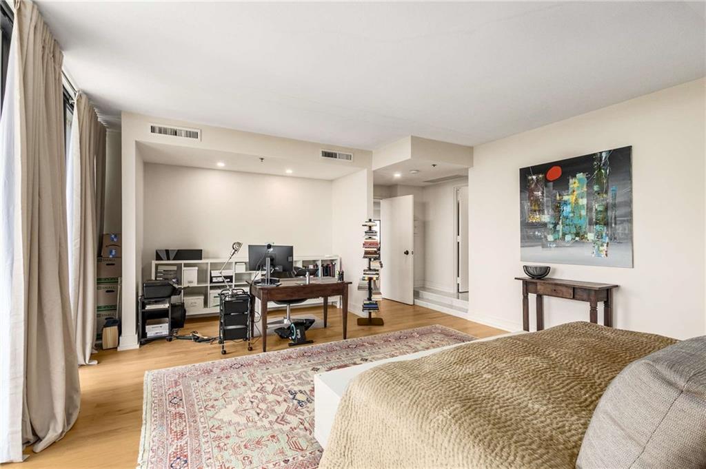 2660 Peachtree Road NW Unit 18H