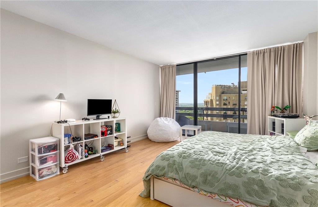 2660 Peachtree Road NW Unit 18H