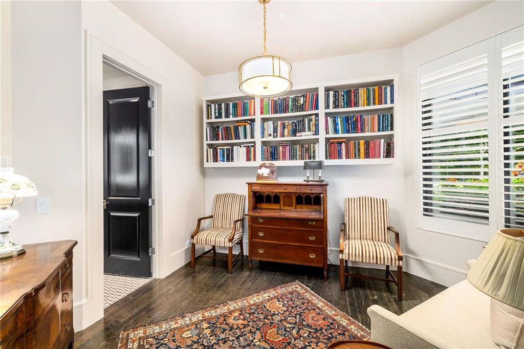 2660 Peachtree Road NW Unit 4G