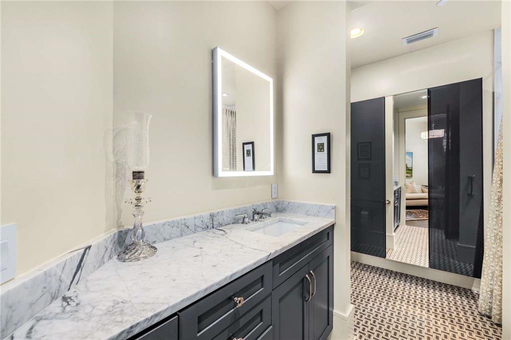 2660 Peachtree Road NW Unit 4G