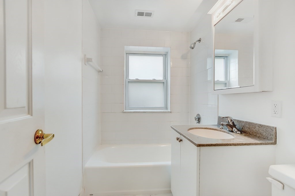 160 Newton St # 1