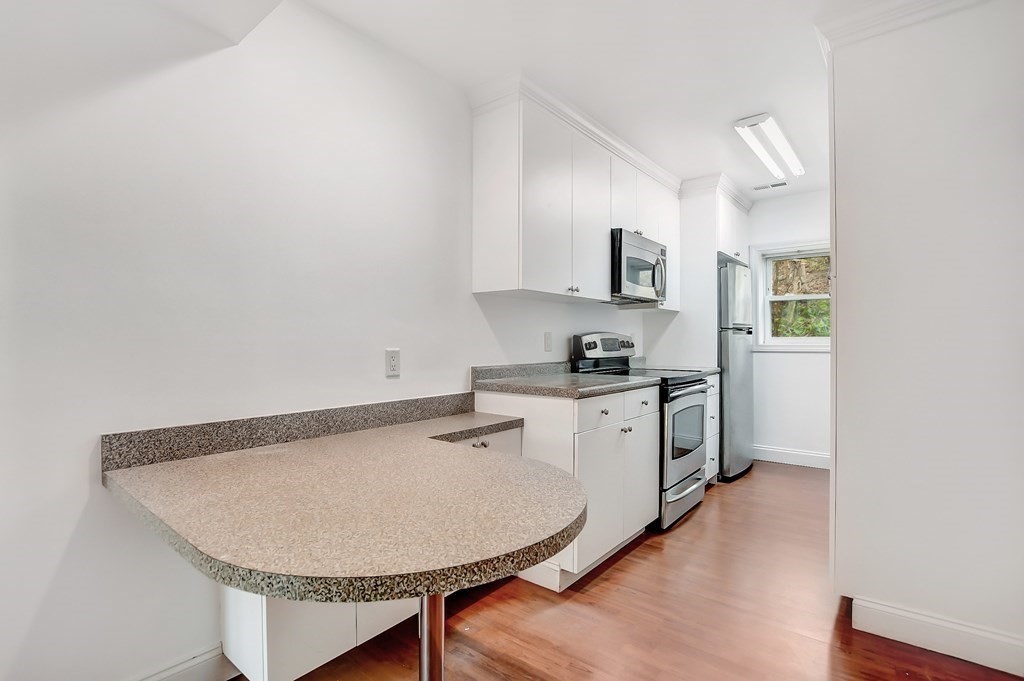 160 Newton St # 1