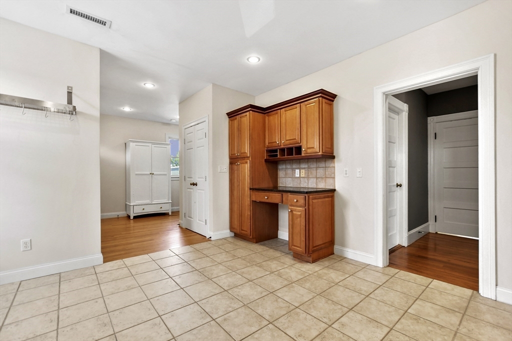 52 Orange St # 3