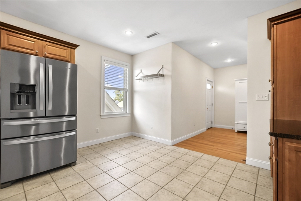 52 Orange St # 3