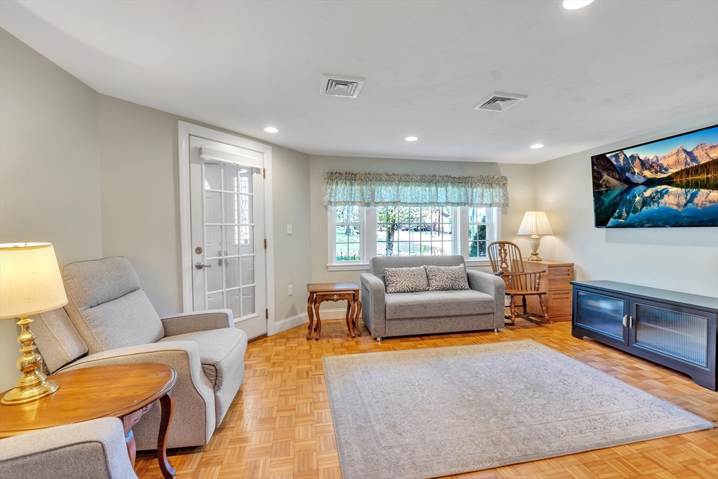 86 Angelica Drive