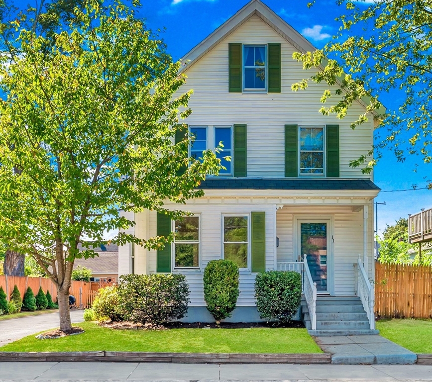 11 Gilbert St