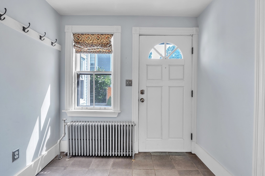 11 Gilbert St