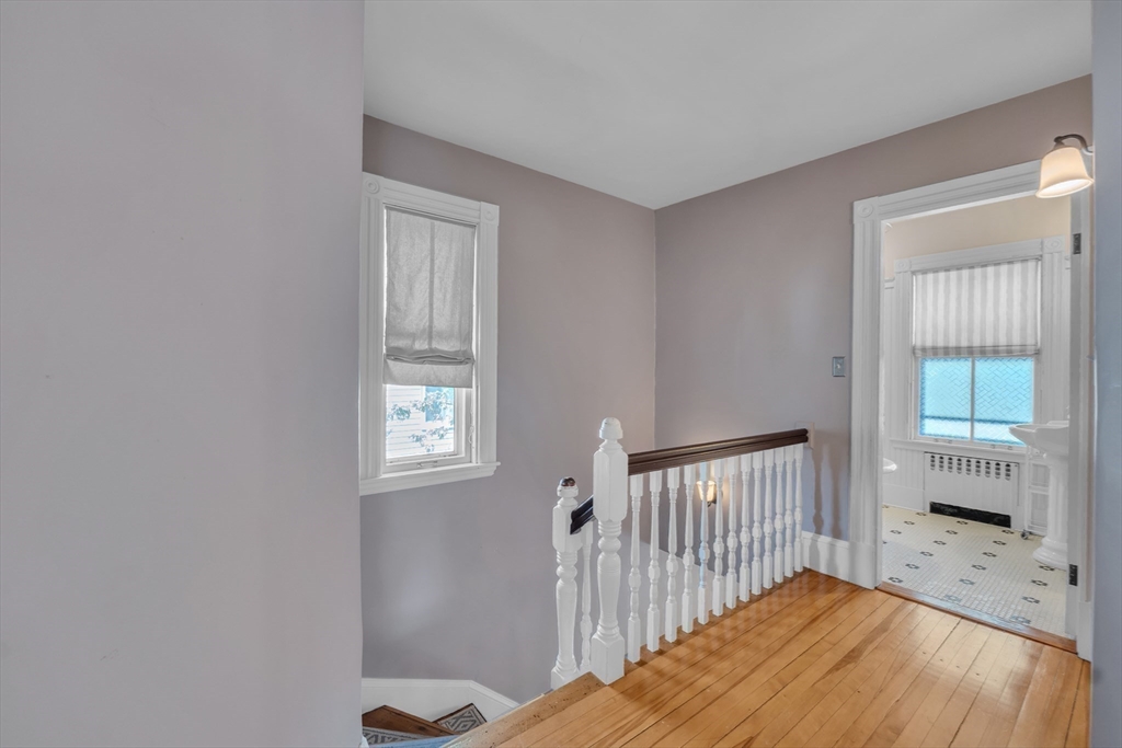 11 Gilbert St