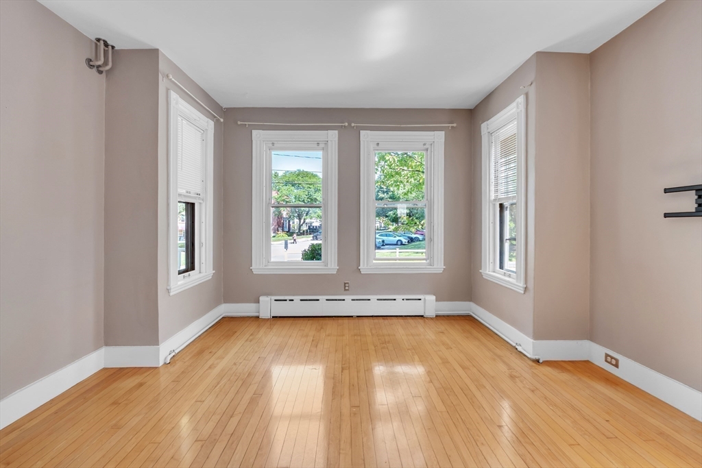 11 Gilbert St