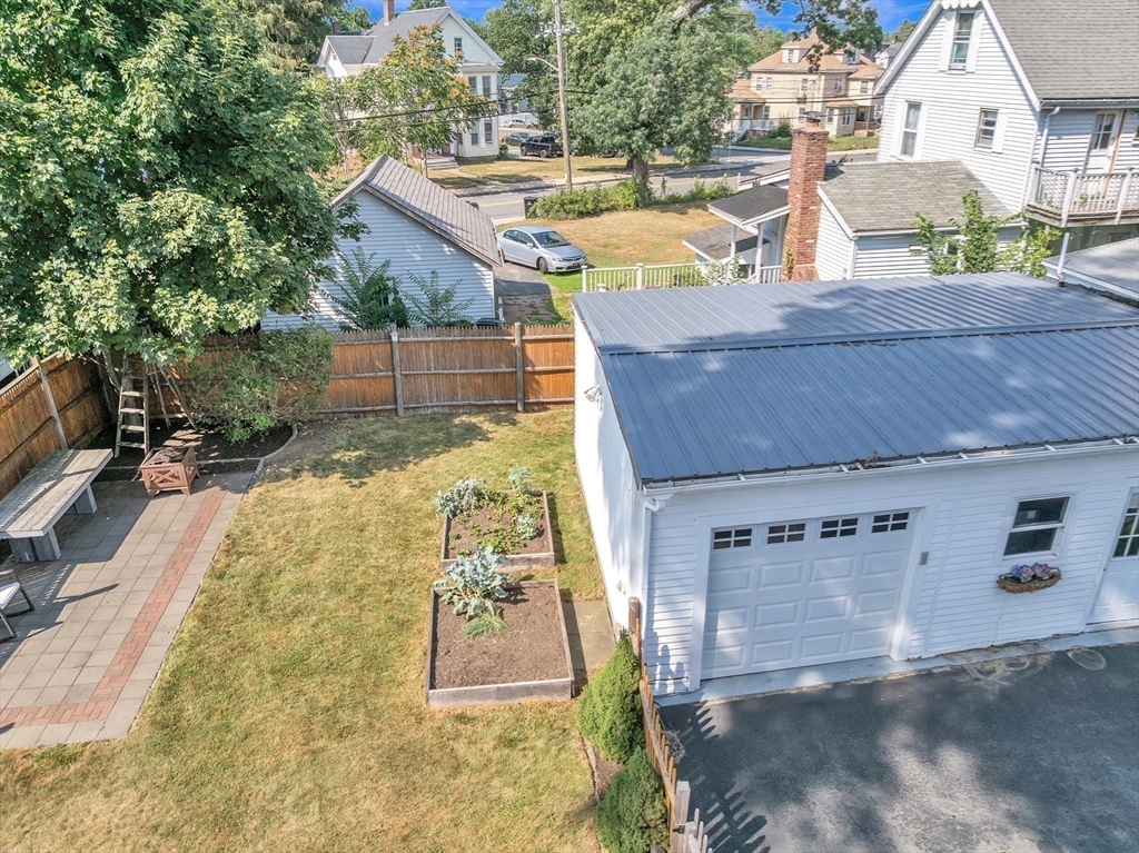 11 Gilbert St
