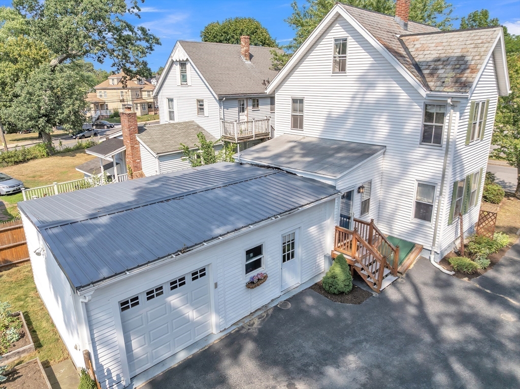 11 Gilbert St