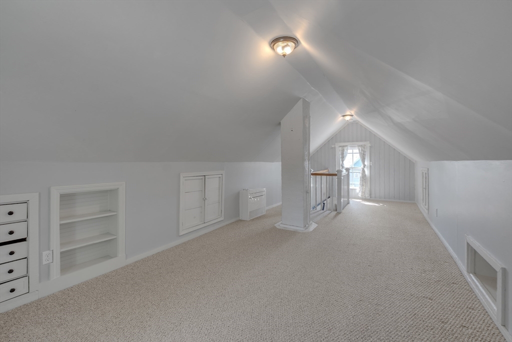11 Gilbert St