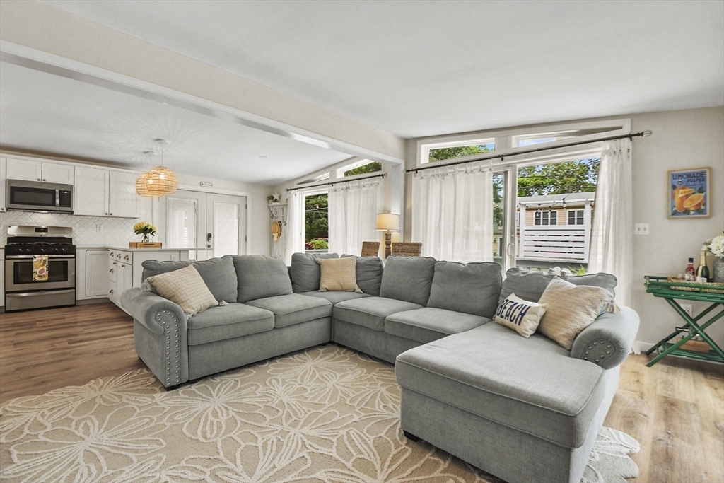 54 Hillside Ave