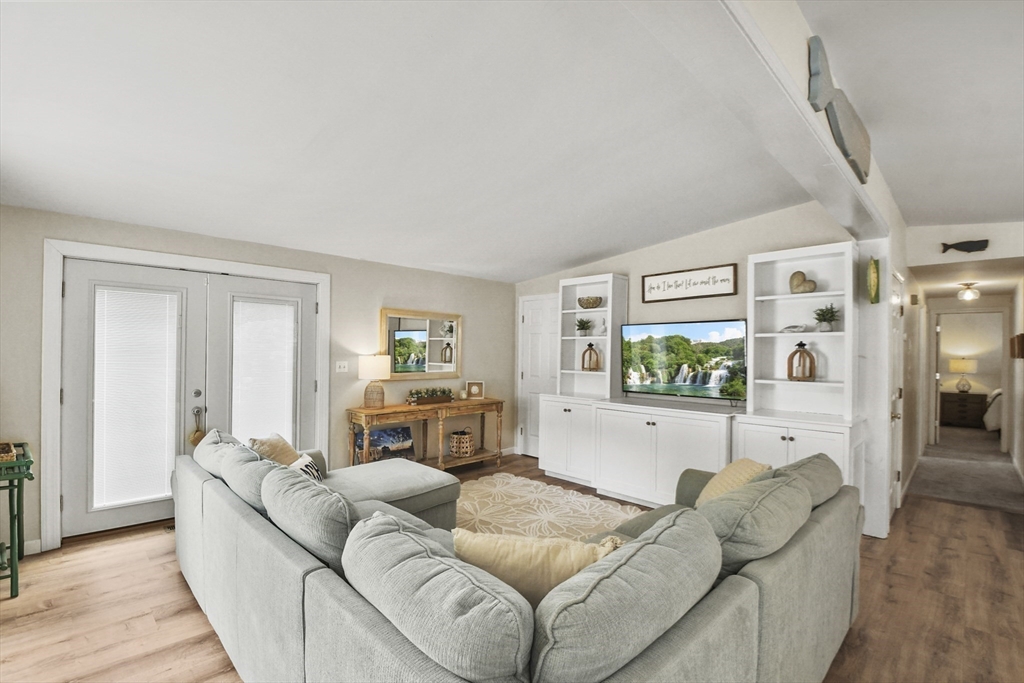 54 Hillside Ave