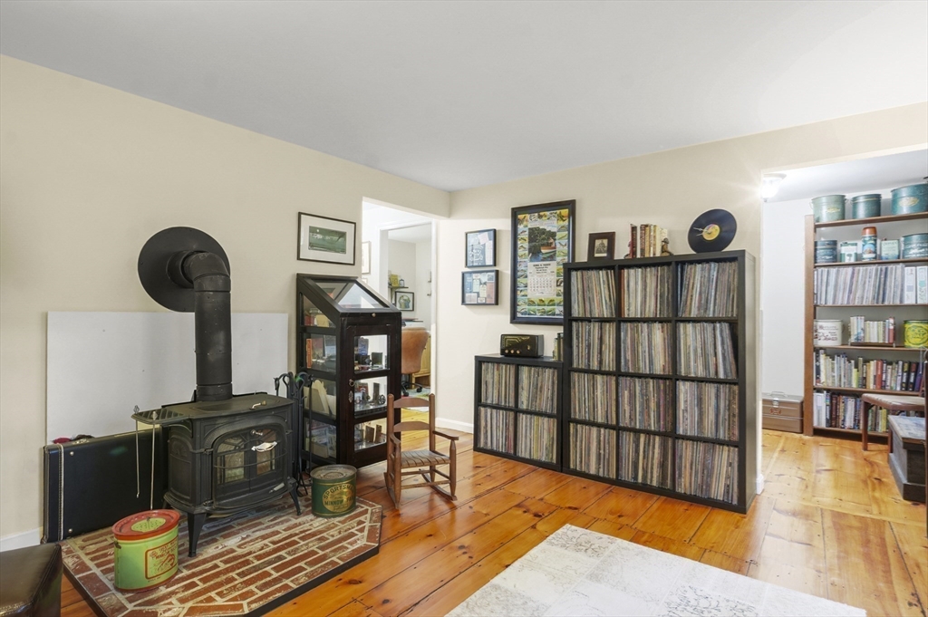 11 Chestnut St