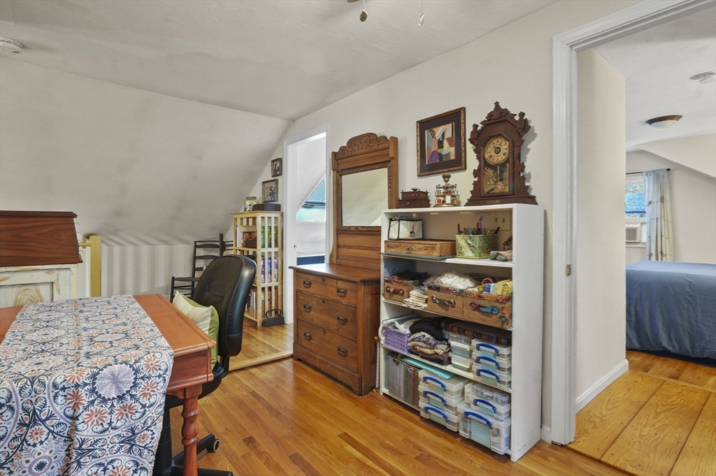 11 Chestnut St