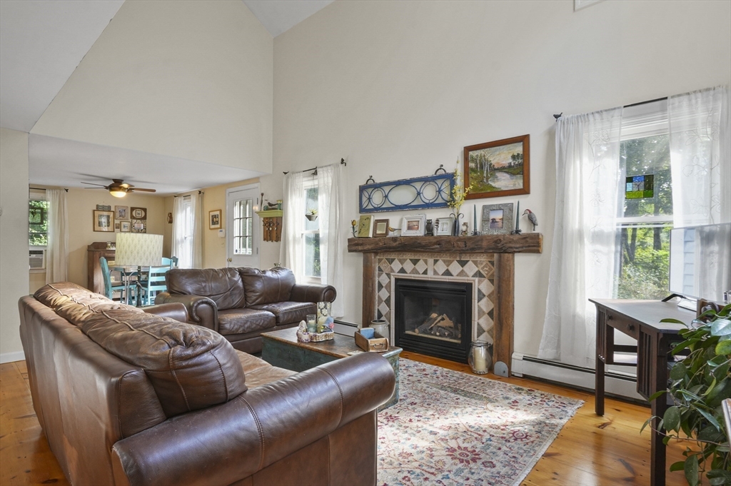 11 Chestnut St