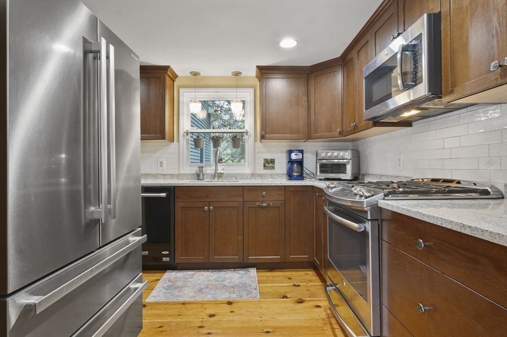 11 Chestnut St