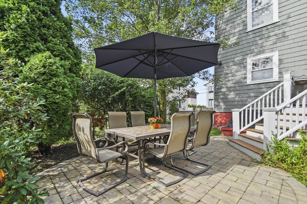 32 Bacon St