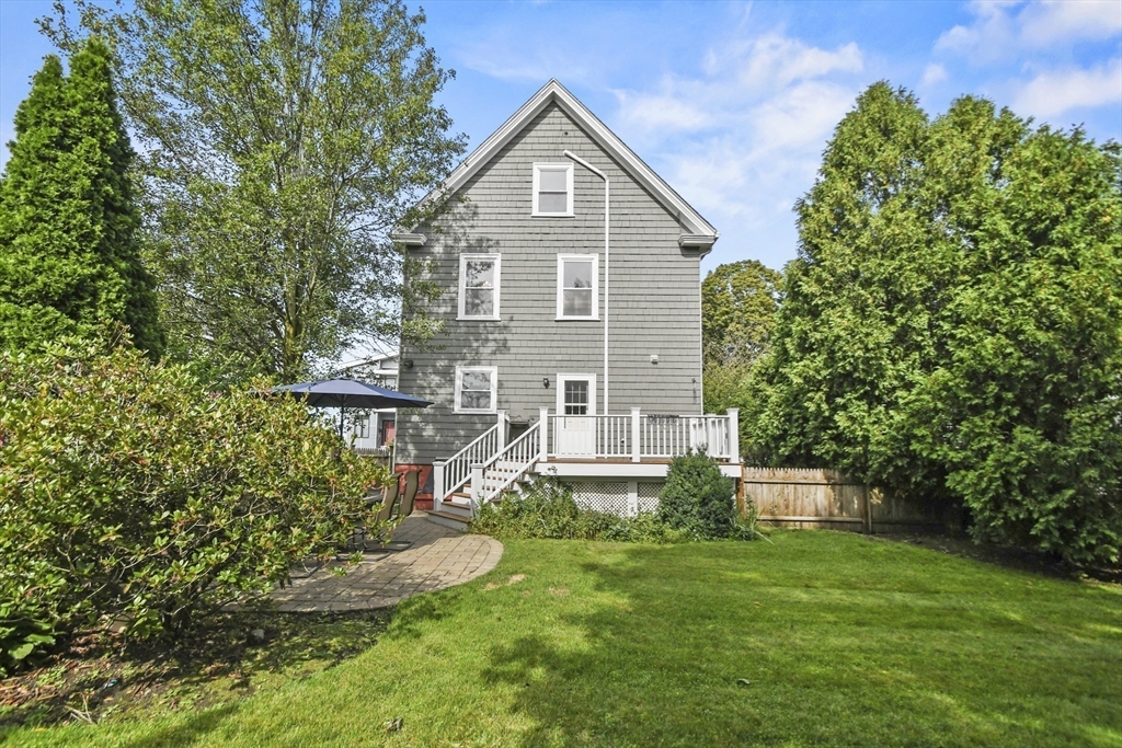 32 Bacon St