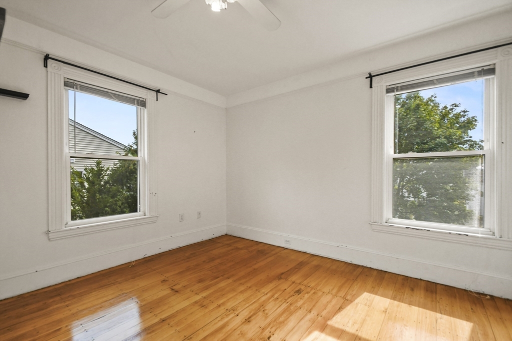 32 Bacon St