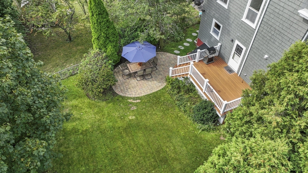32 Bacon St
