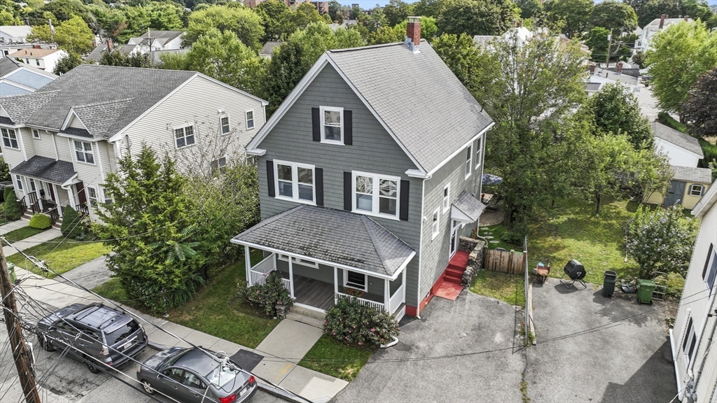 32 Bacon St