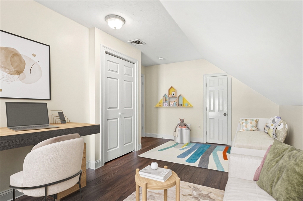 28 Robbins St # 2
