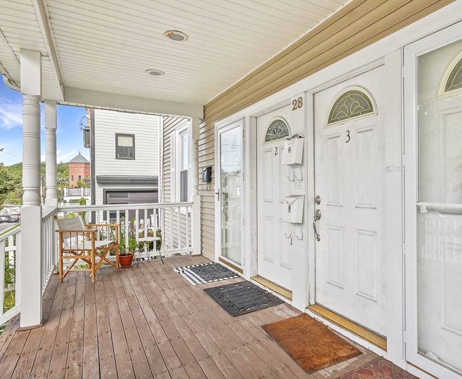 28 Robbins St # 2