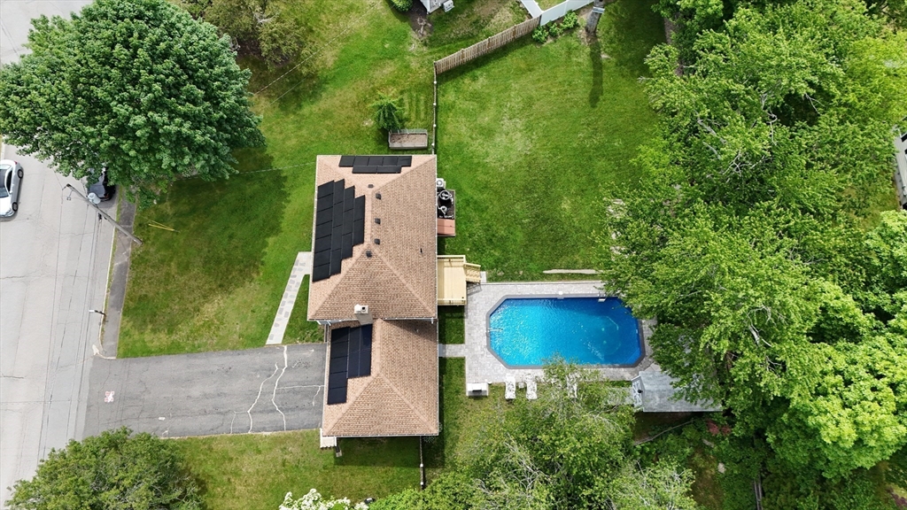 24 Lantern Ln