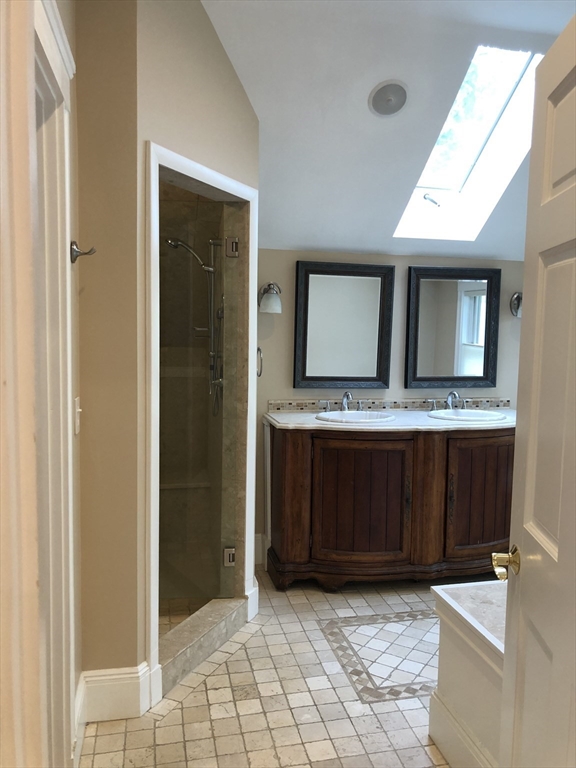 36 Gerald Rd # 3
