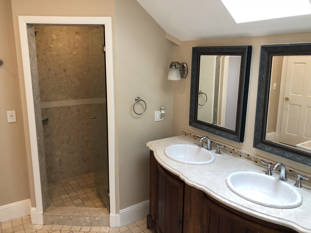 36 Gerald Rd # 3